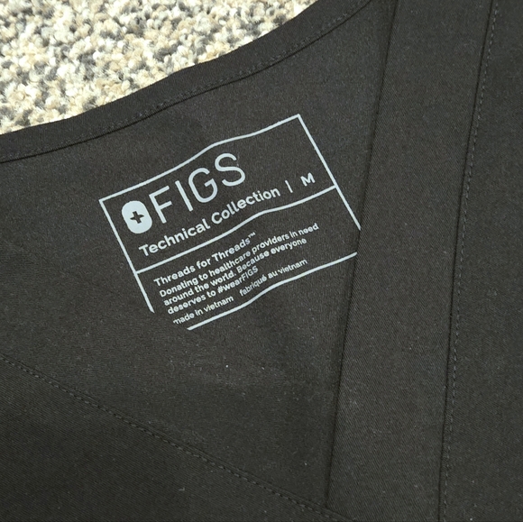 Figs Technical Collection Scrub Top (Size L) - Picture 2 of 5